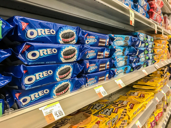 Are oreos dairy free and vegan? Let's take a look!