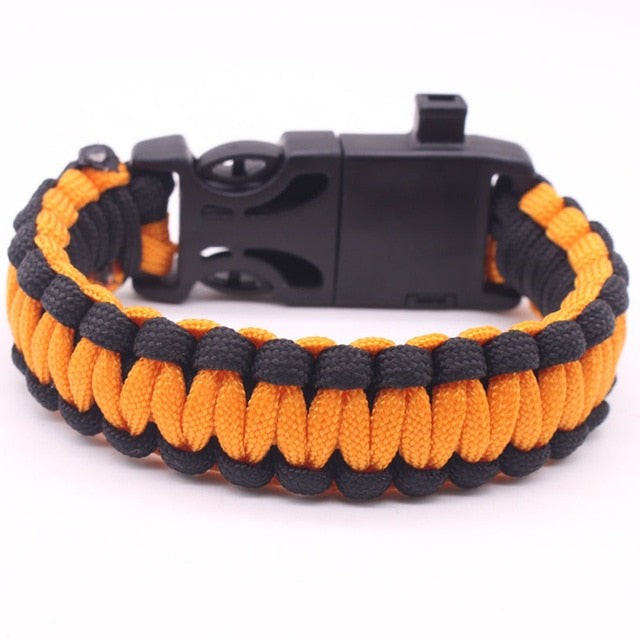 Multifunctional survival paracord bracelet