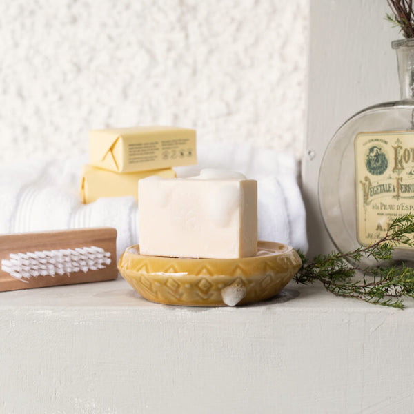 Mānuka Oil Skincare: Christmas Gift Guide image of ManukaRx Extra Gentle Cleansing Soap