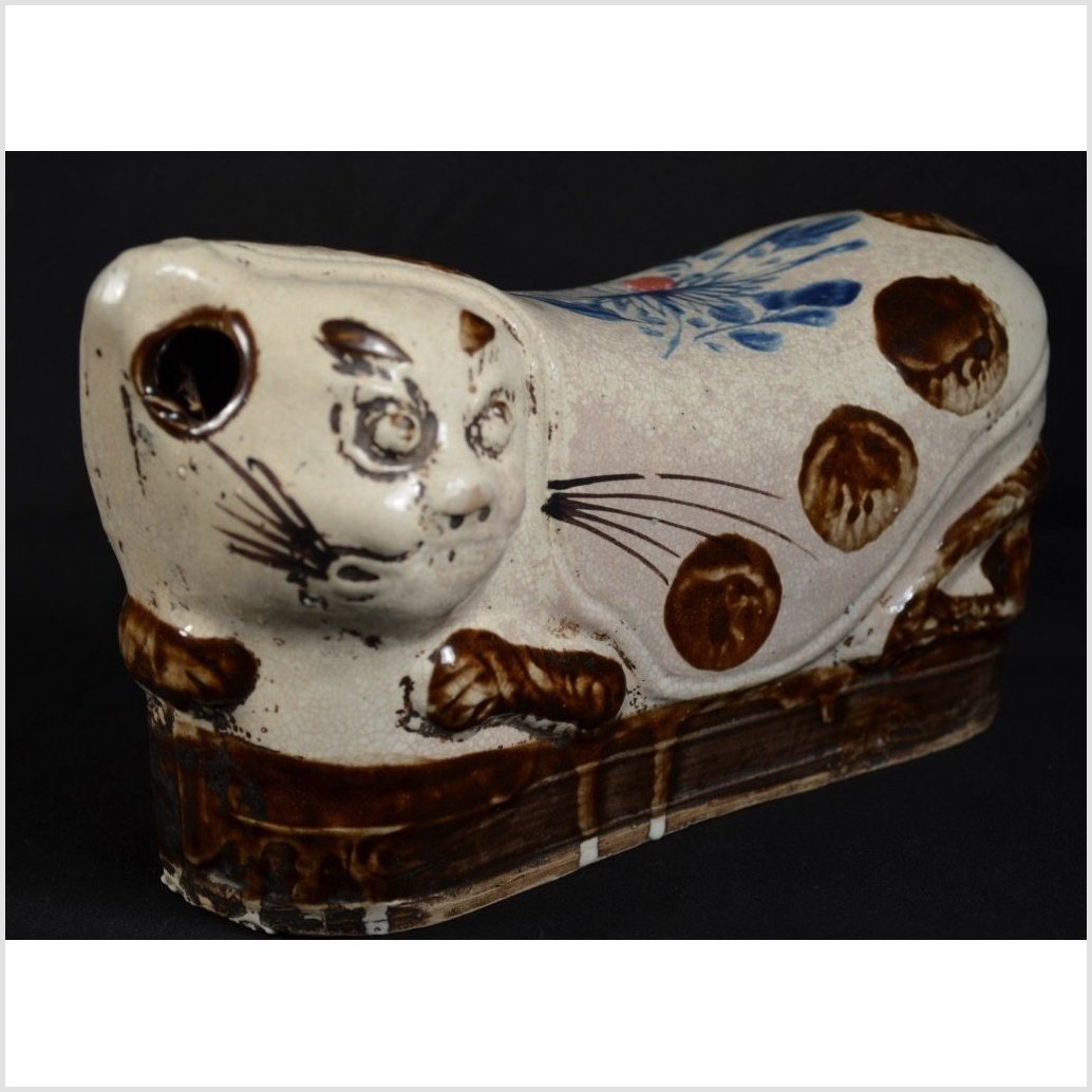 chinese porcelain cat