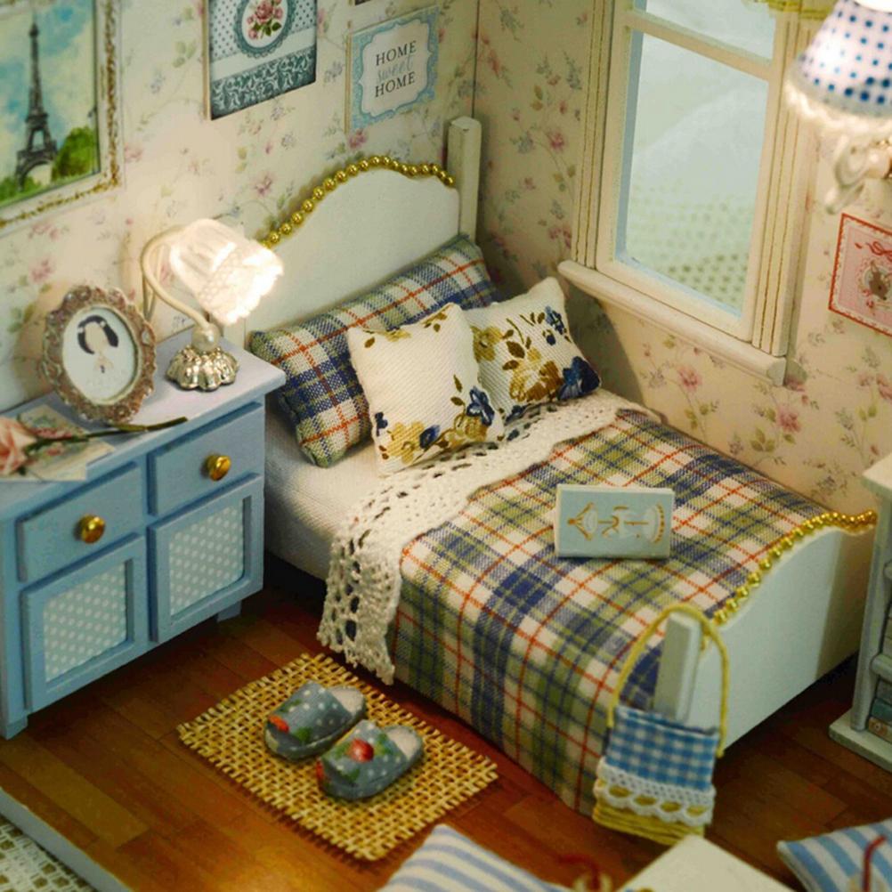 mini doll room