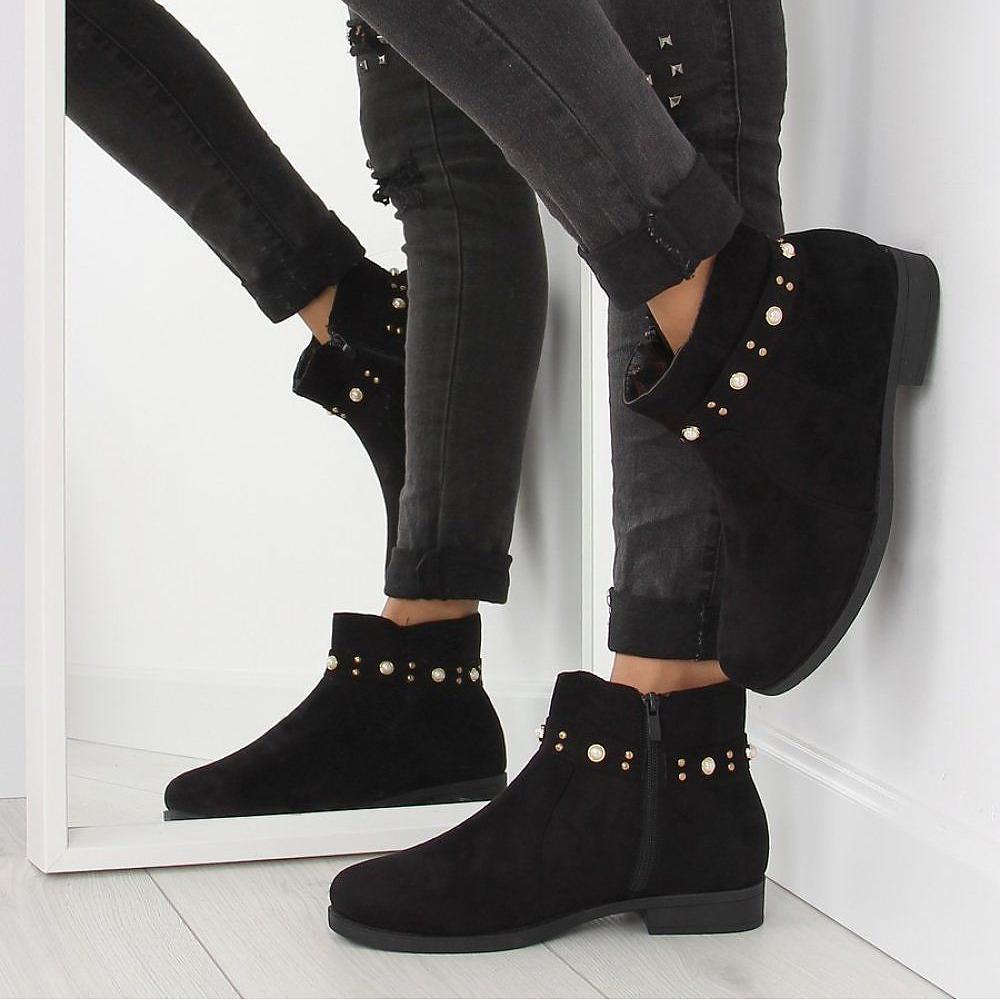 Black Ankle Boots With Stud Pearl 