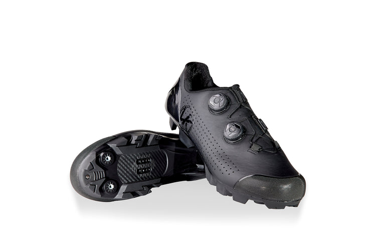VeloKicks 'Lactic' - black mountain bike/gravel off-road cycling shoes