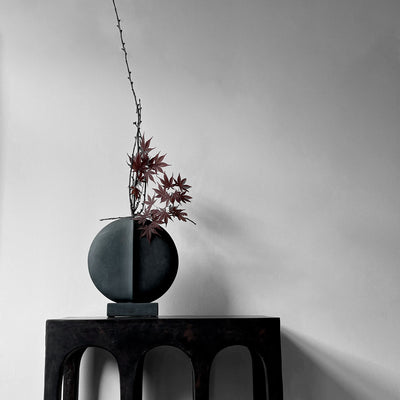 Guggenheim Vase, Mini - Black | 101 CPH