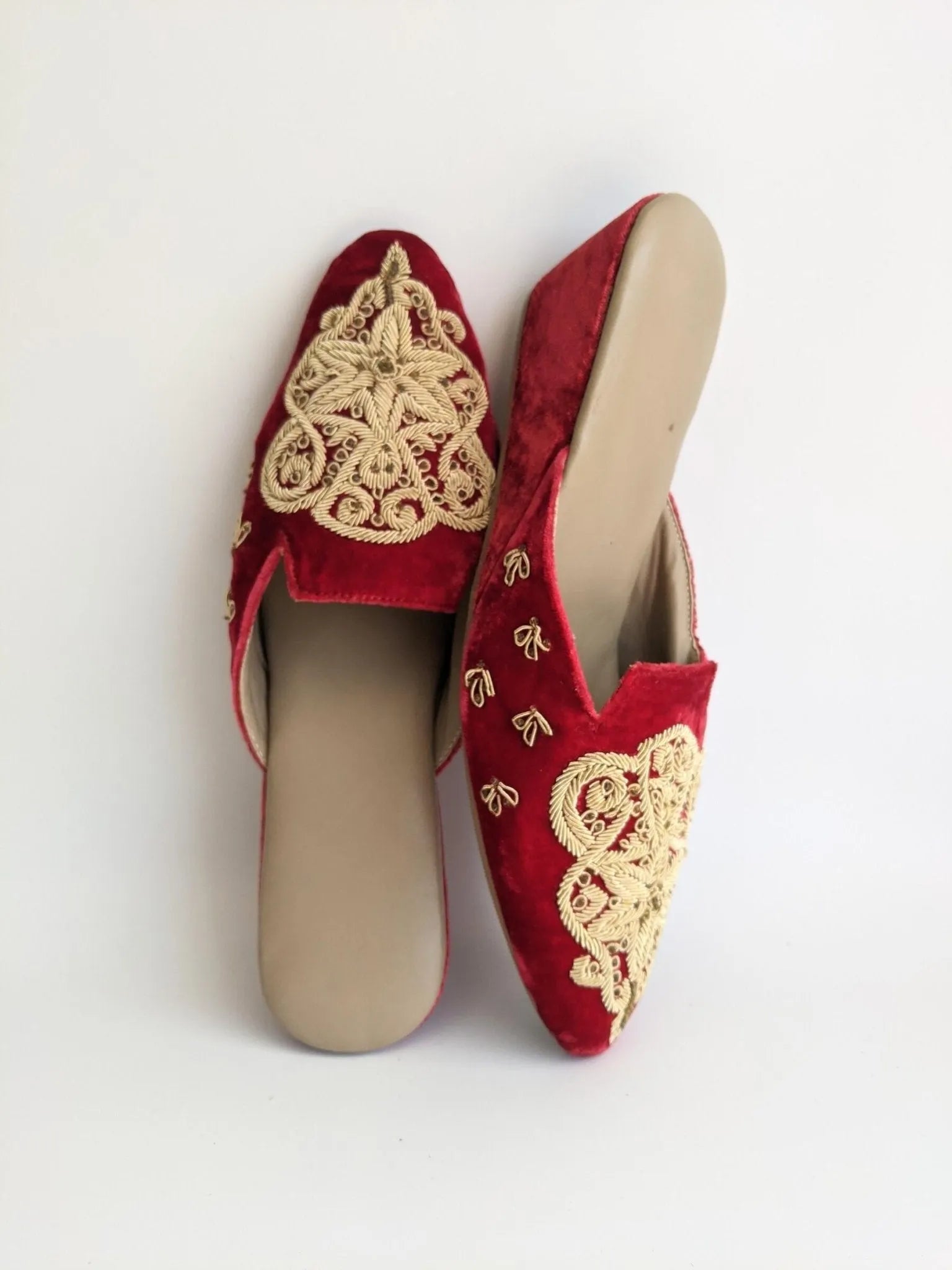 DS 188 26 Velvet Red With Gold