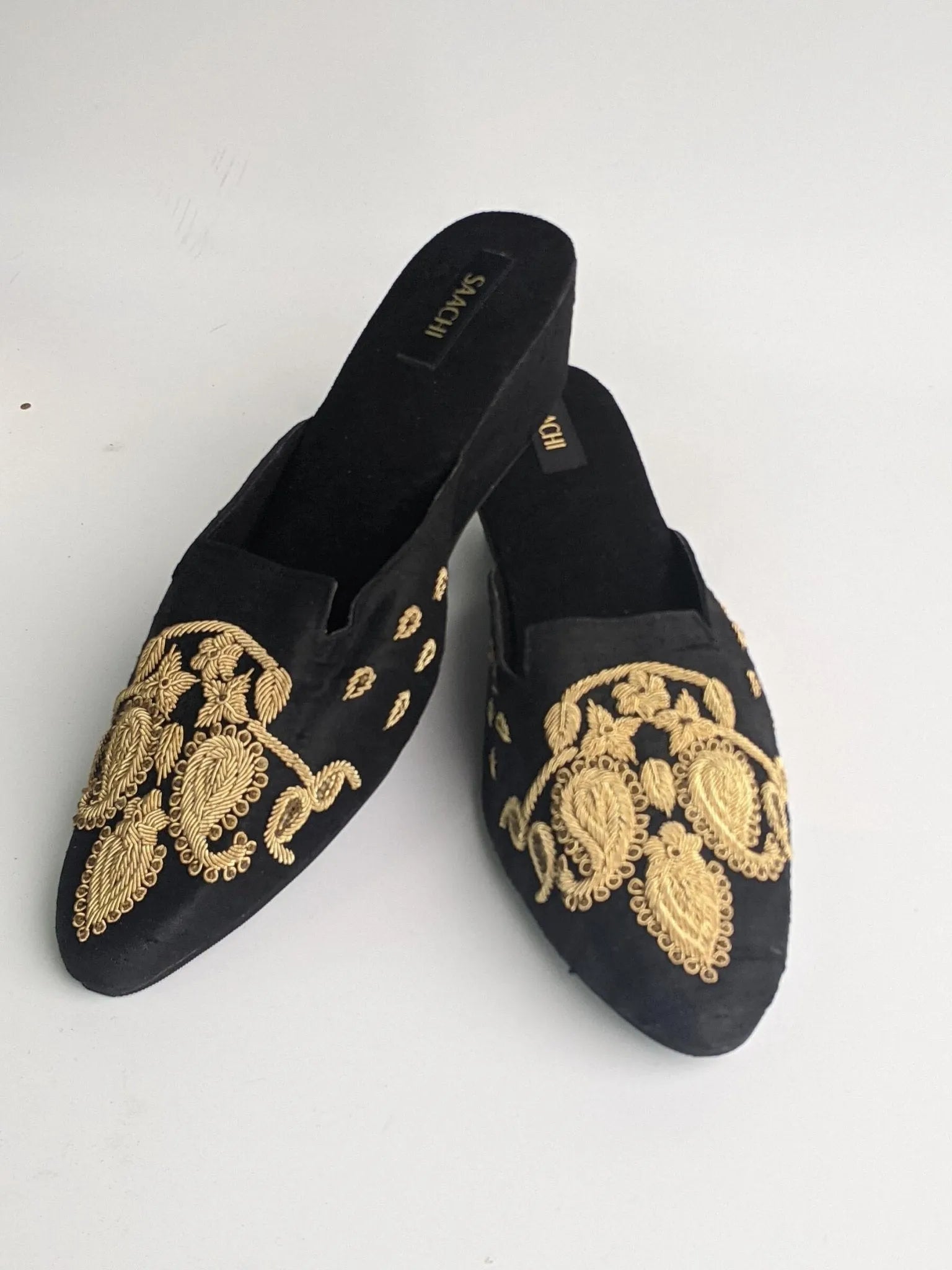 DS 188 Black Satin Gold Paisley