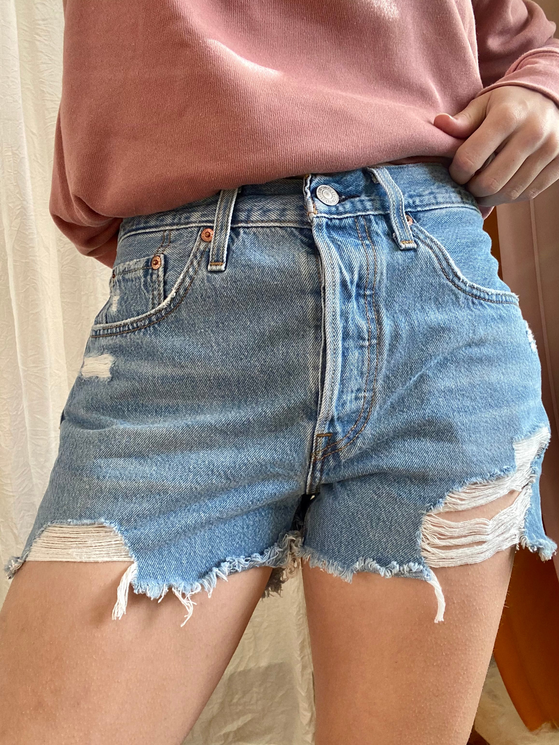 LEVI'S 501 Original Short Sansome Straggler | The Salty Babe