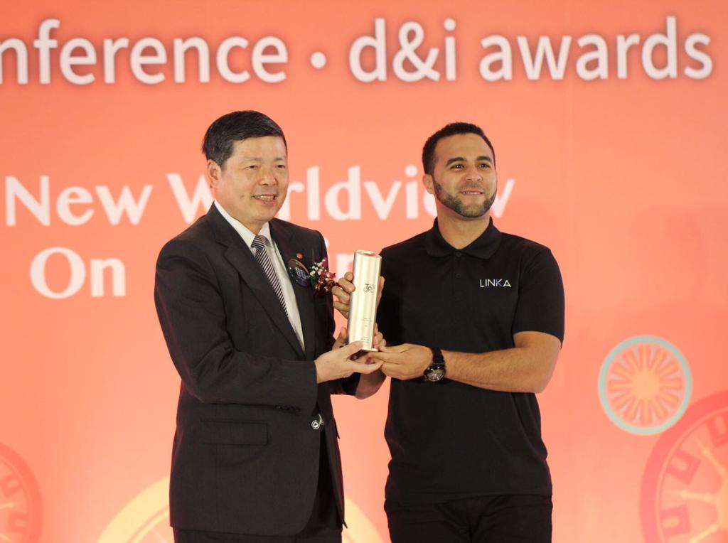 CEO of LINKA Mo, receives the TAIPEI CYCLE d&i Awards 2017: Gold Award - Young Enterprise. 