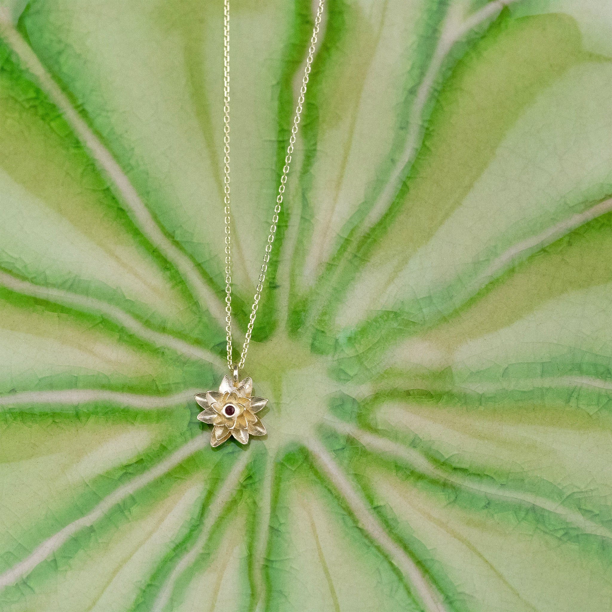 Lia Sophia Water Lily Necklace - FischFace Style