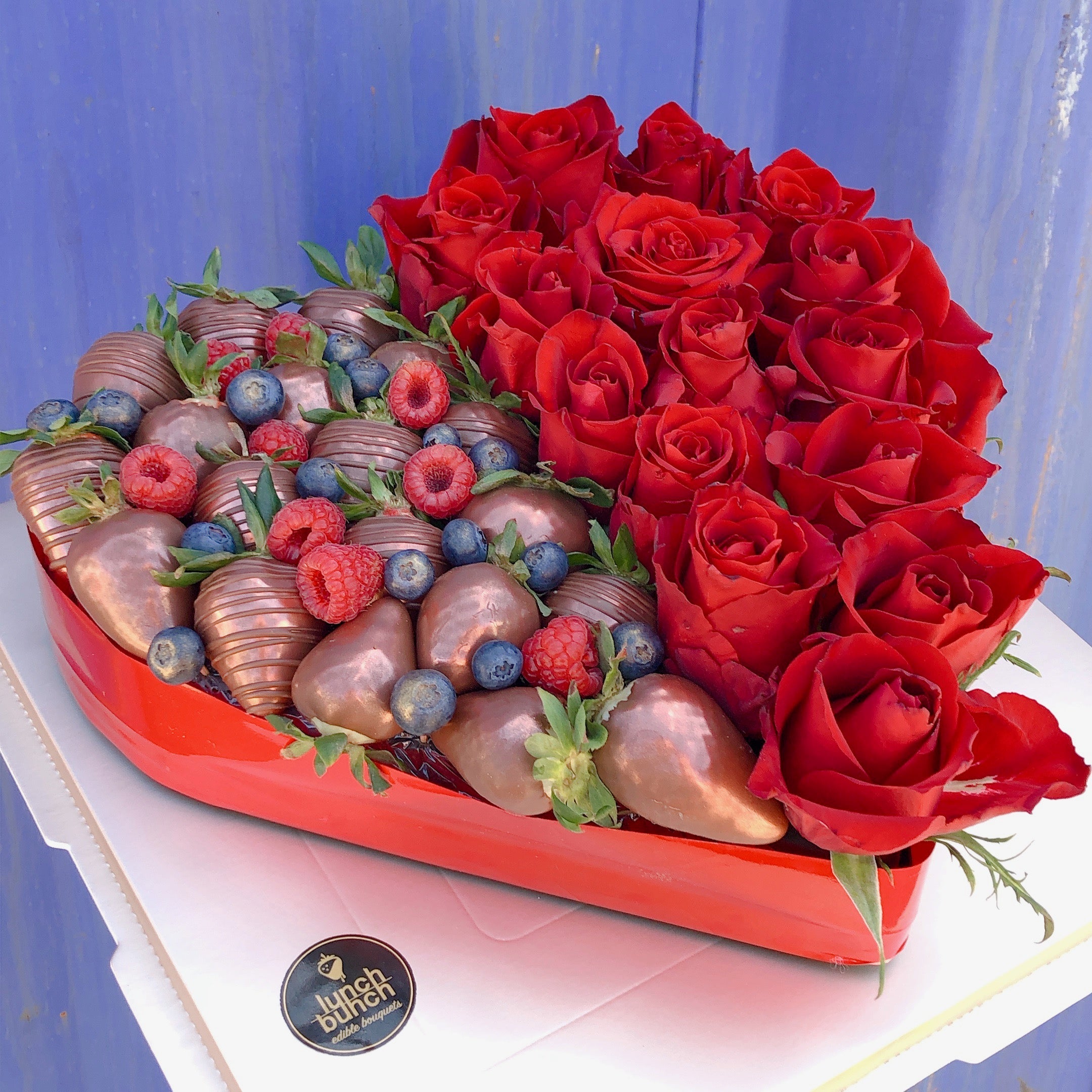 Valentine's Day Deluxe Chocolate Hamper: Gift/Send Valentine's Day Gifts  Online JVS1273714 |IGP.com