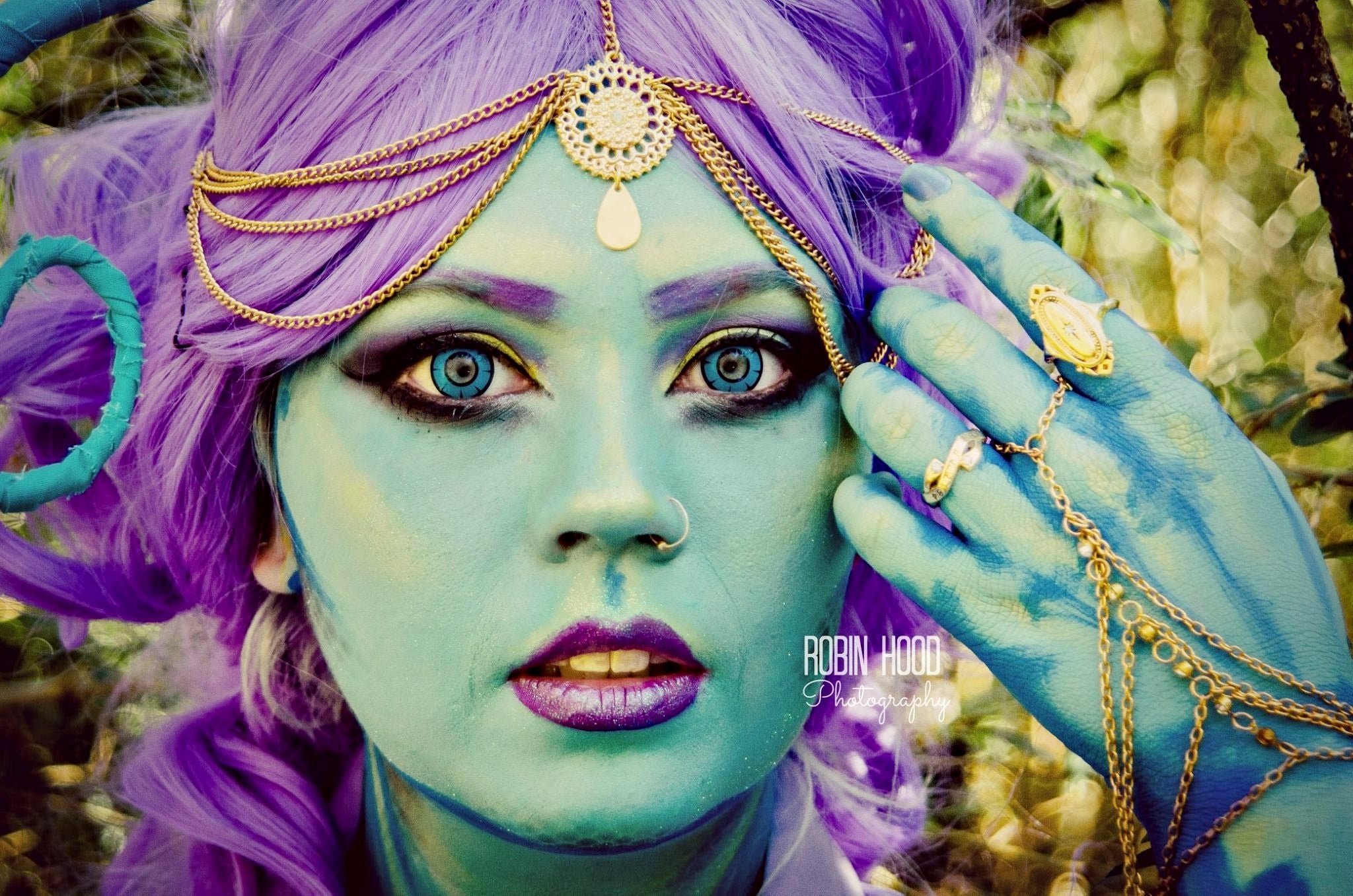 twilight-blue-lens-contacts-cosplay.jpg