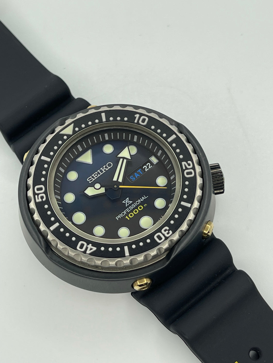 Seiko S23635 Saturation Diver's 1000m – BEZEL HOUSE