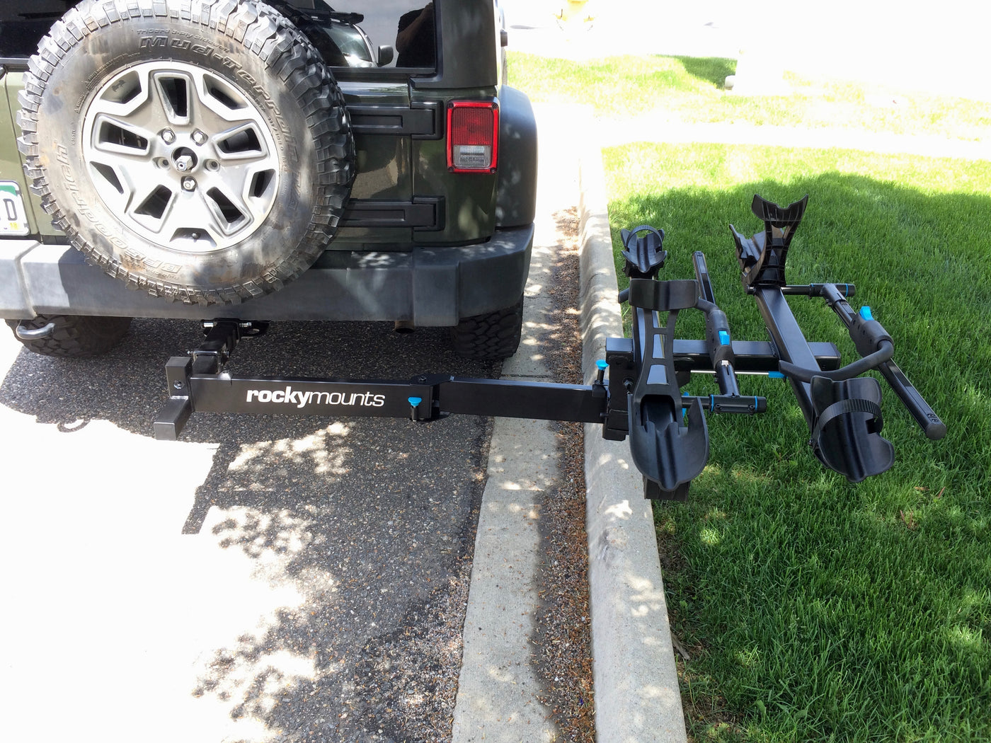 rockymounts backstage swing away platform hitch rack stores