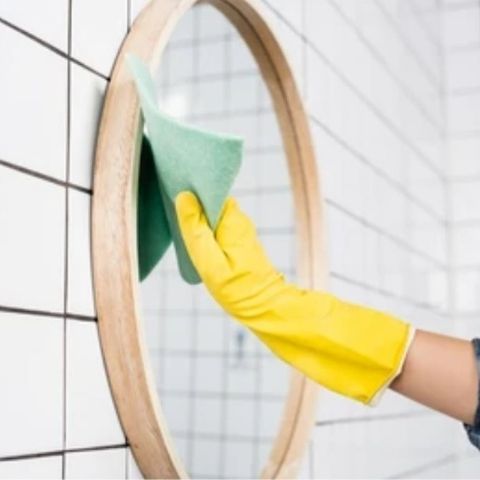 how to clean the mirror frame