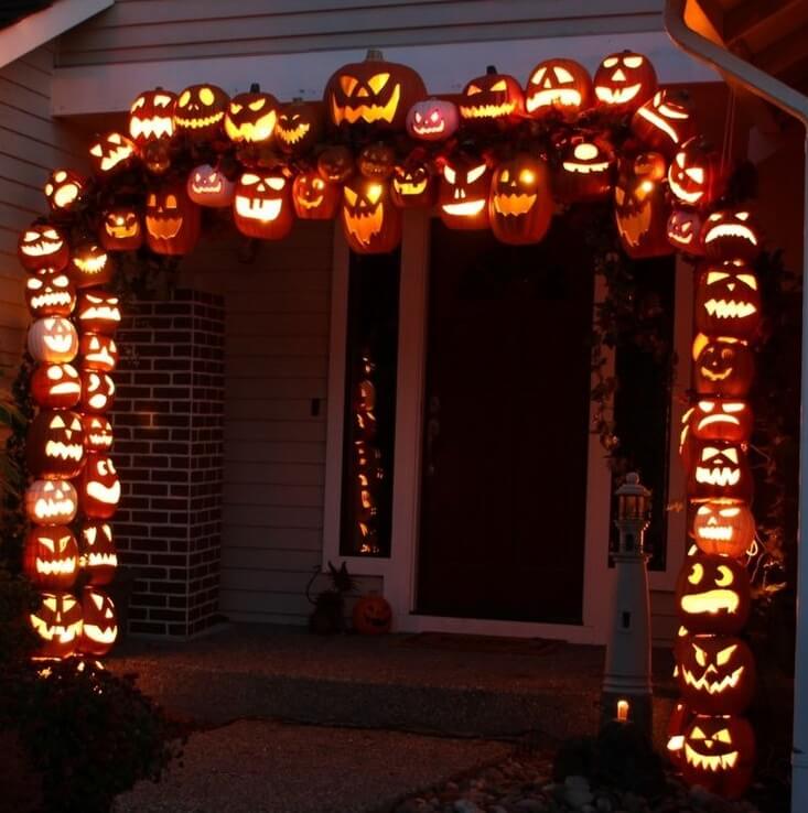 entryway halloween decoration idea