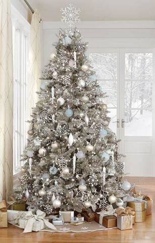 elegant tree with gifts