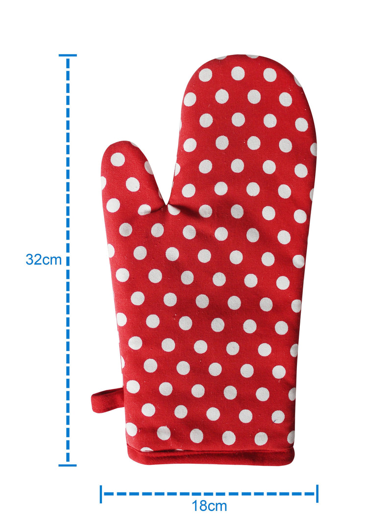 red spotty oven gloves