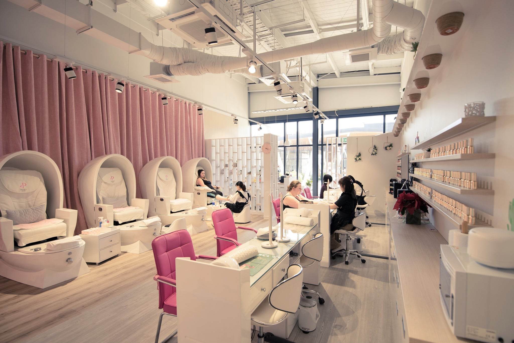 nails shop