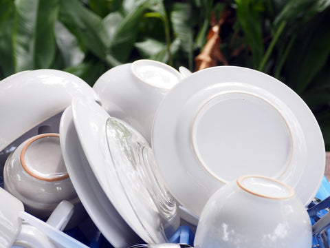 Washing dishes eco-friendly