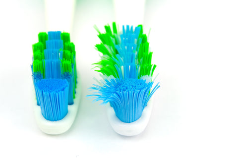 Hiệp hội Nha Khoa Hoa Kỳ (ADA) khuyến cáo nên thay bàn chải đánh răng mỗi 3-4 tháng
