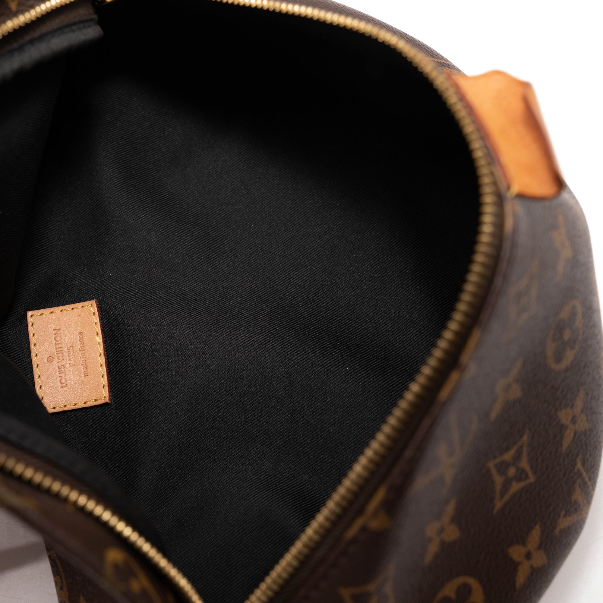 Bum bag / sac ceinture cloth handbag Louis Vuitton Brown in Cloth - 19338841