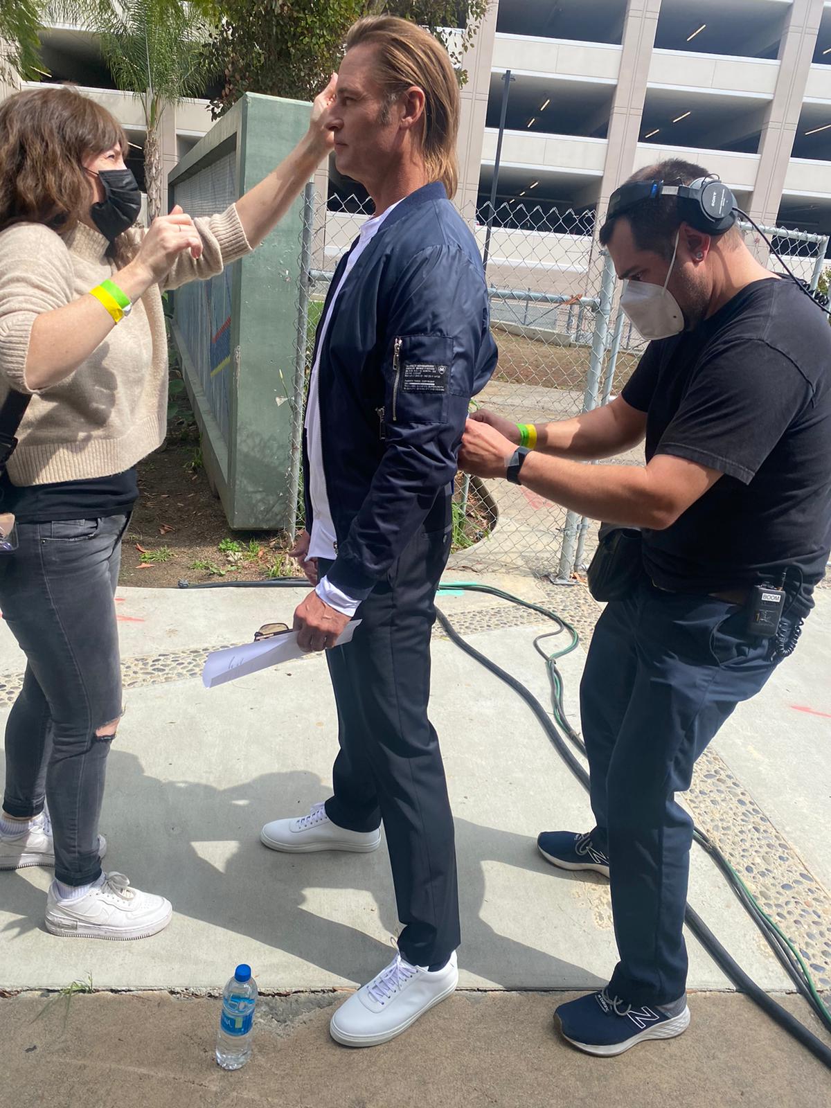 Josh Holloway wearing Ron Tomson for Rams draft trailer