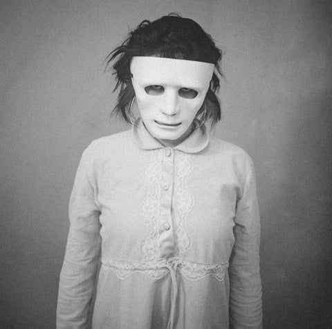 Child in mask/ Photo: Lucas Pezeta via Pexels