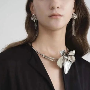 Lacella Minimalist Metal Flower Choker Necklace - watereverysunday