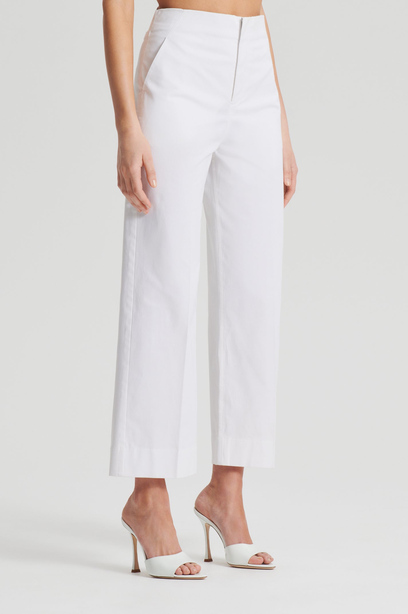 Brunello Cucinelli pre-owned white pleated wide-leg trousers - size UK 10 |  Sign of the Times