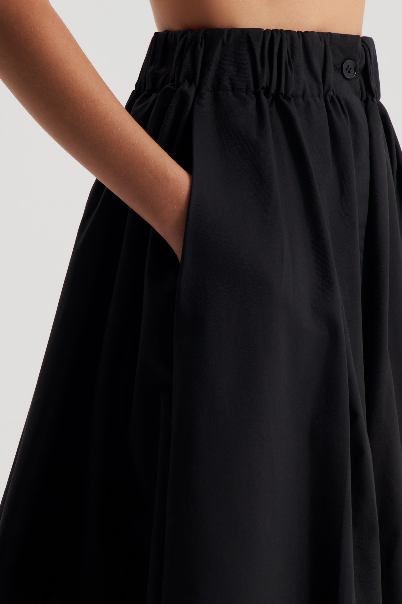 wide-cargo-skirt-black