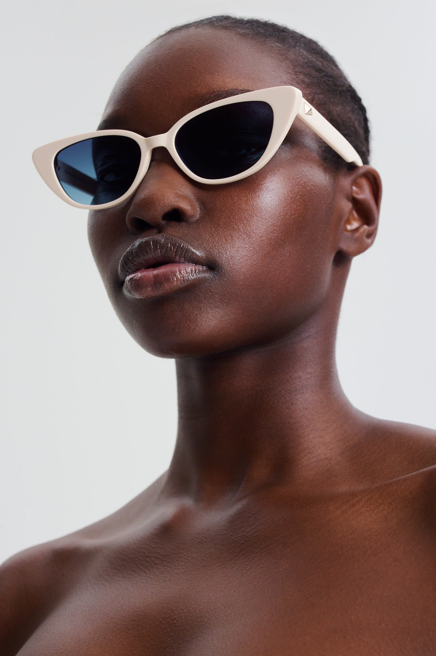 Metal Overlay Oval Sunglasses | boohoo