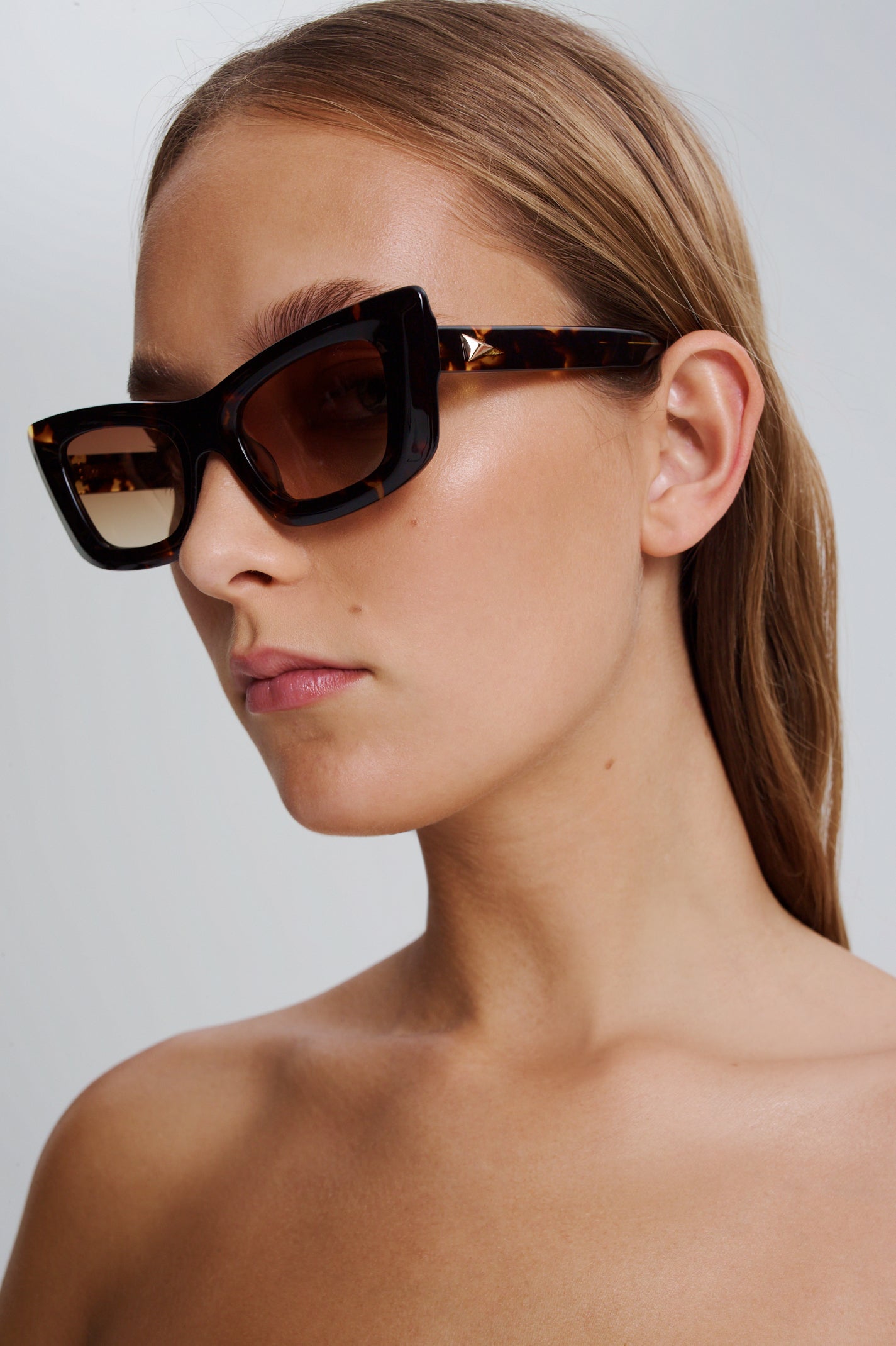 st-angular-cat-sunglasses-tortoiseshell