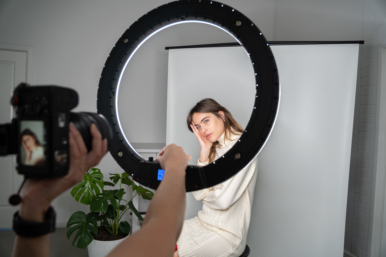 Review of a Neewer Ringlight for making marketing videos - The Marketing  Crowd