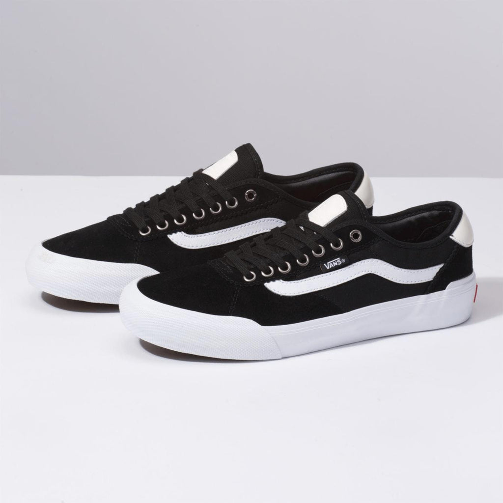 vans chima pro 2 black white