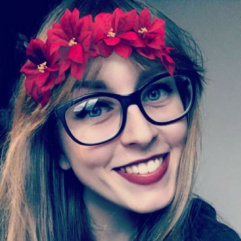 Abbie from @ab_reads
