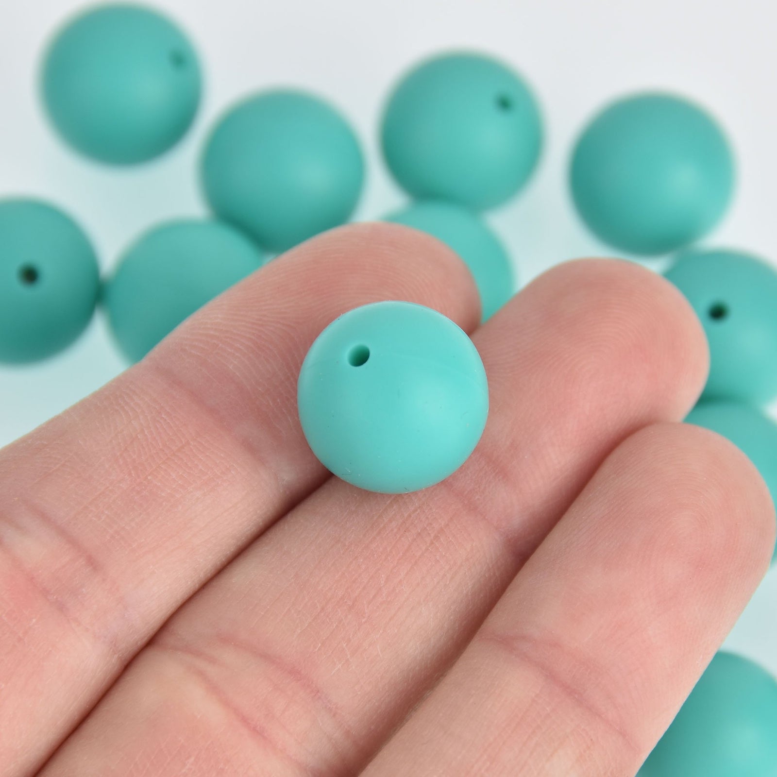 15mm Silicone Beads Round Mint Green X20 Beads Bac0383