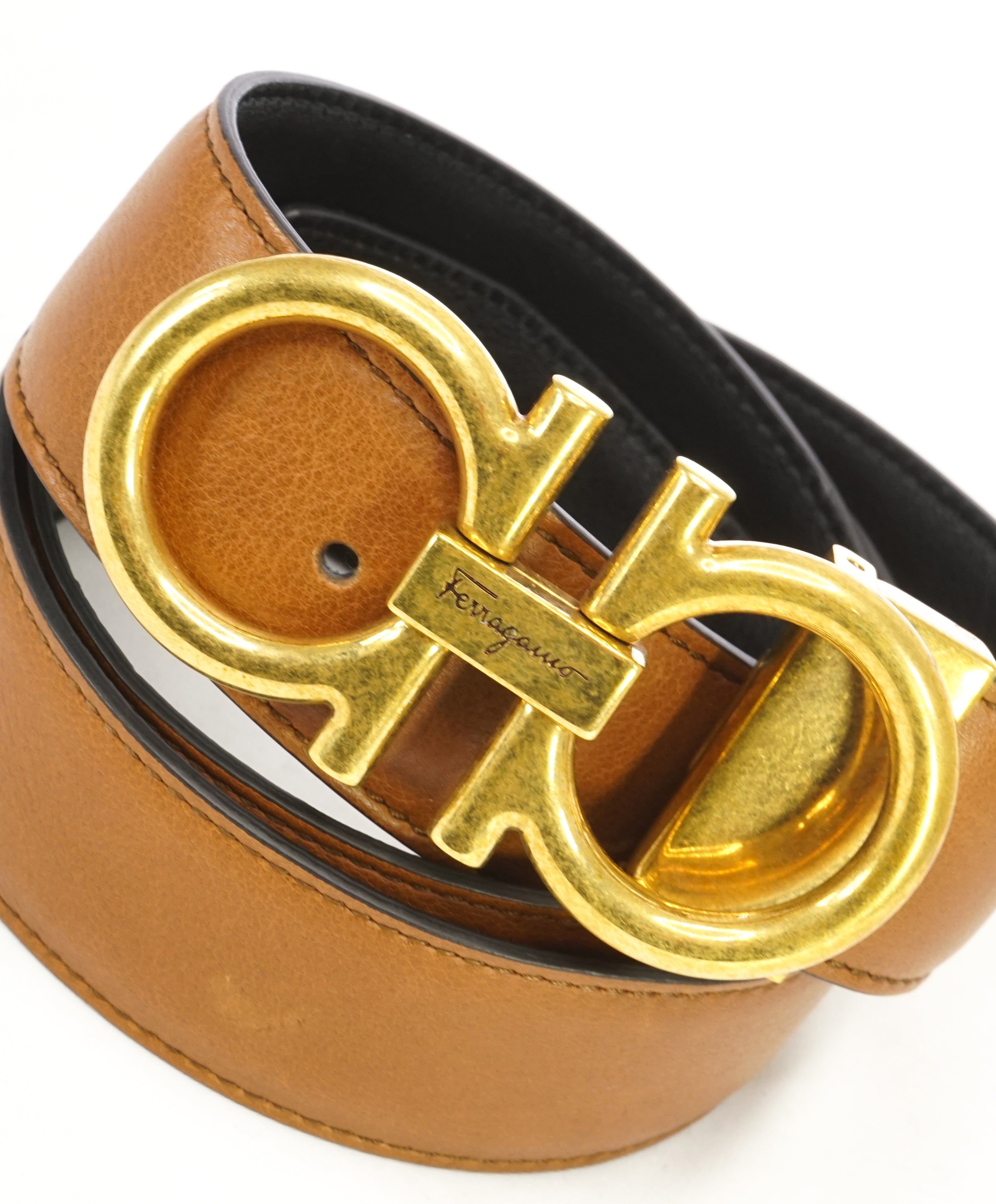 SALVATORE FERRAGAMO - Distressed Gold Buckle Reversible Gancini Belt