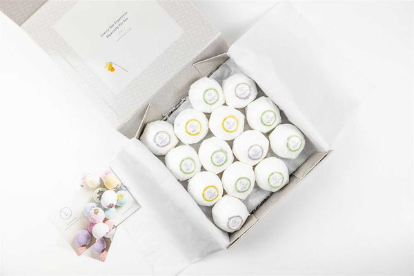 https://cdn.shopify.com/s/files/1/1905/5955/products/bath-bombs-all-natural-bath-beauty_600x.jpg?v=1676925795