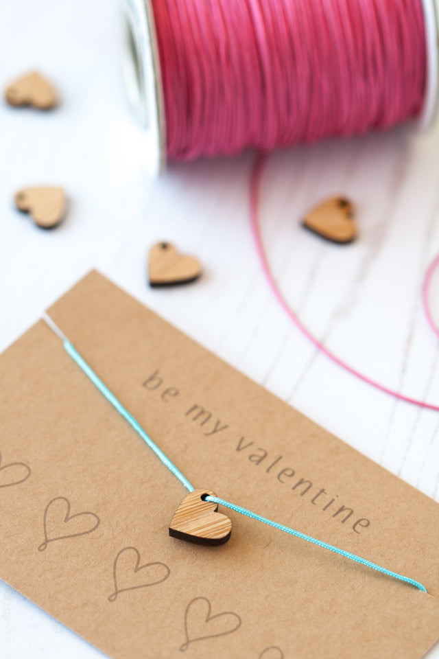 Easy DIY heart friendship bracelet for Valentine's Day