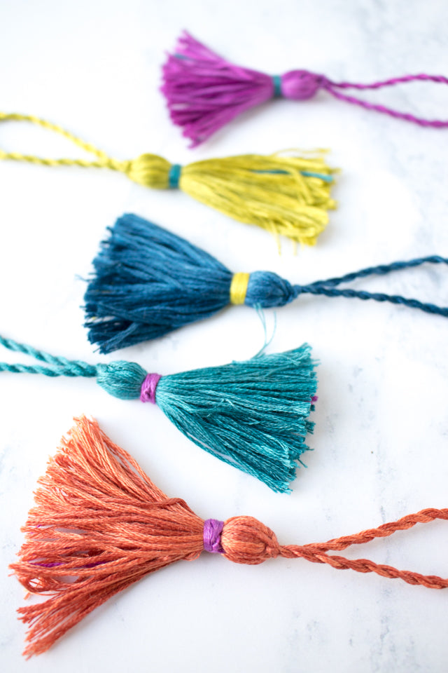 How to make an embroidery floss tassel scissor charm