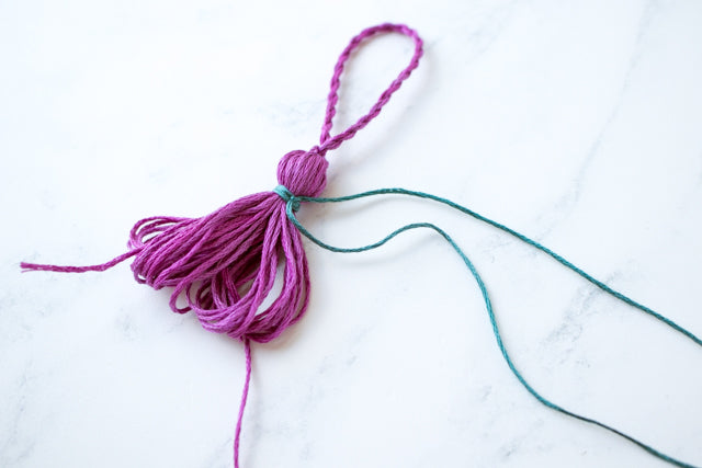 How to make an embroidery floss tassel scissor charm