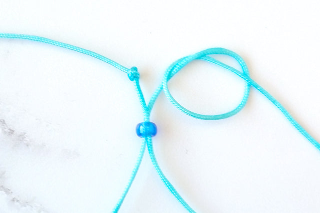 Easy DIY heart friendship bracelet for Valentine's Day