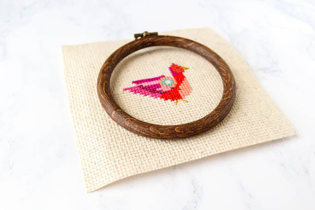 How to use faux wood flexi hoops for cross stitch and embroidery