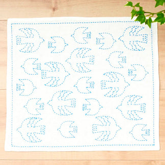 Sashiko World - France Cradle of Happiness - Sampler Kit with Needle &  Thread