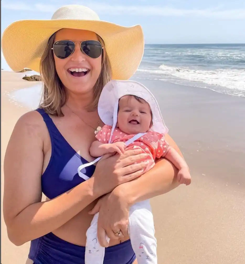 Customer wearing Sol à Mer hat outdoors