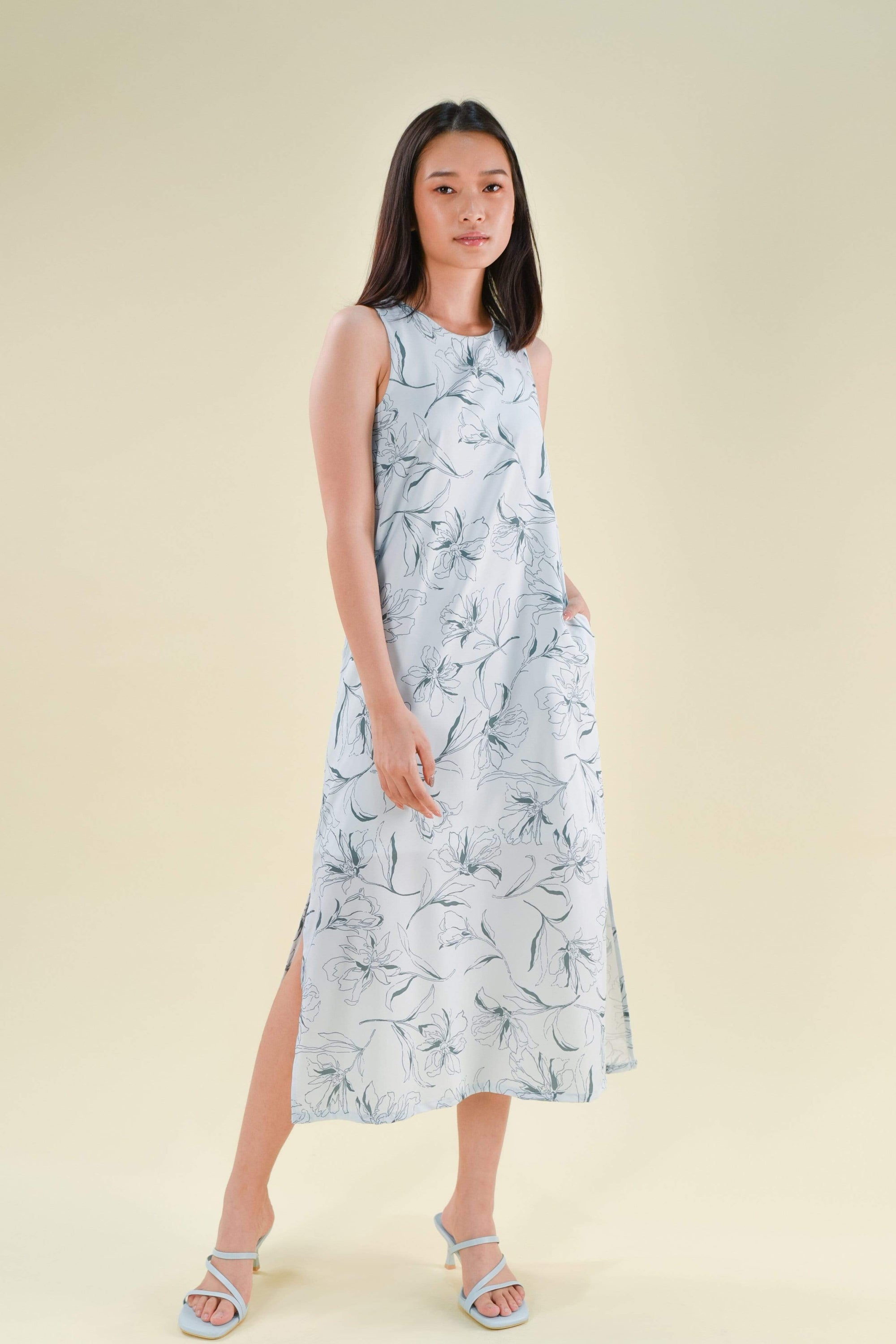 OAKLEIGH FLORAL MIDI IN BLUE - All Would Envy