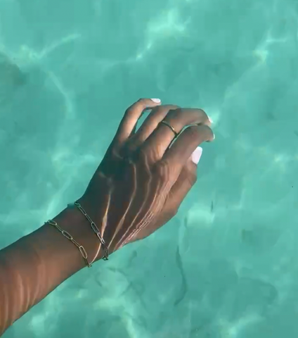 girl wearing titanium waterproof gold link bracelet 