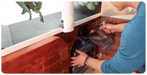 Filling Reservoir Hydroponic Indoor Gardening Unit