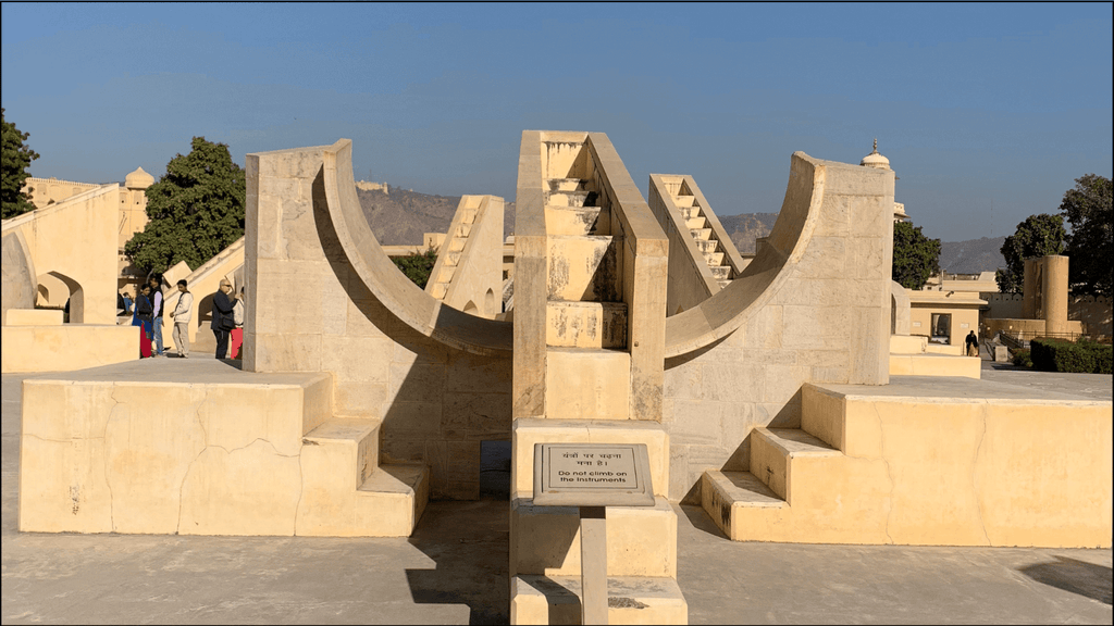 jantar mantar sculpture