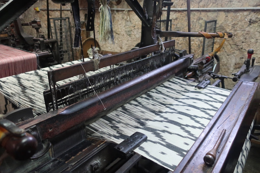 ikat loom black diamond pattern